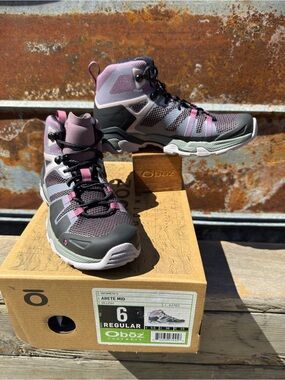 Oboz Women's Arete Mid Hiking Shoes - Blush/Purple